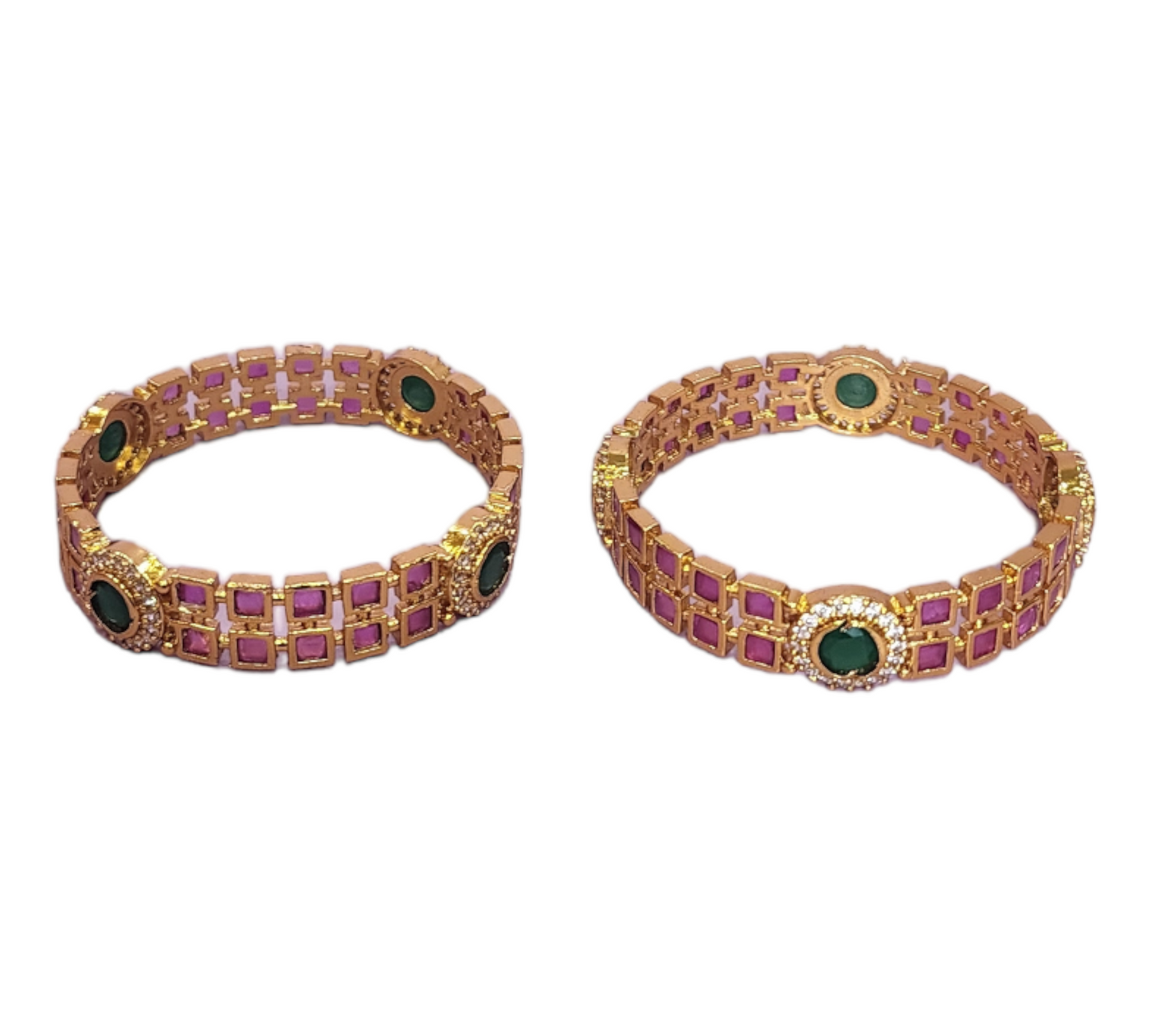 Ensemble de bracelets en or poli et pierres style antique