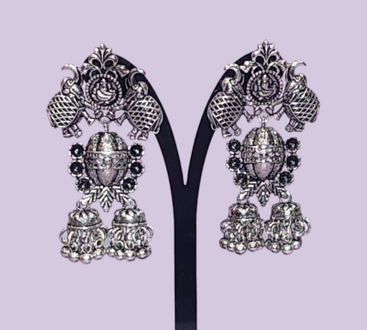 Boucles d'Oreilles Puces Ganesh Idol Style Antique Argent Oxydé Jimikki